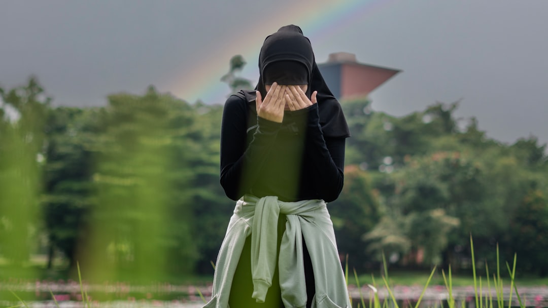 Introvert vs Extrovert: What the Psychology Actually Shows