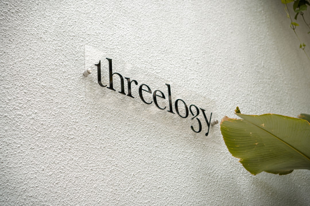 What Is Phenomenology? Consciousness, Experience, and the Structure of the Lifeworld